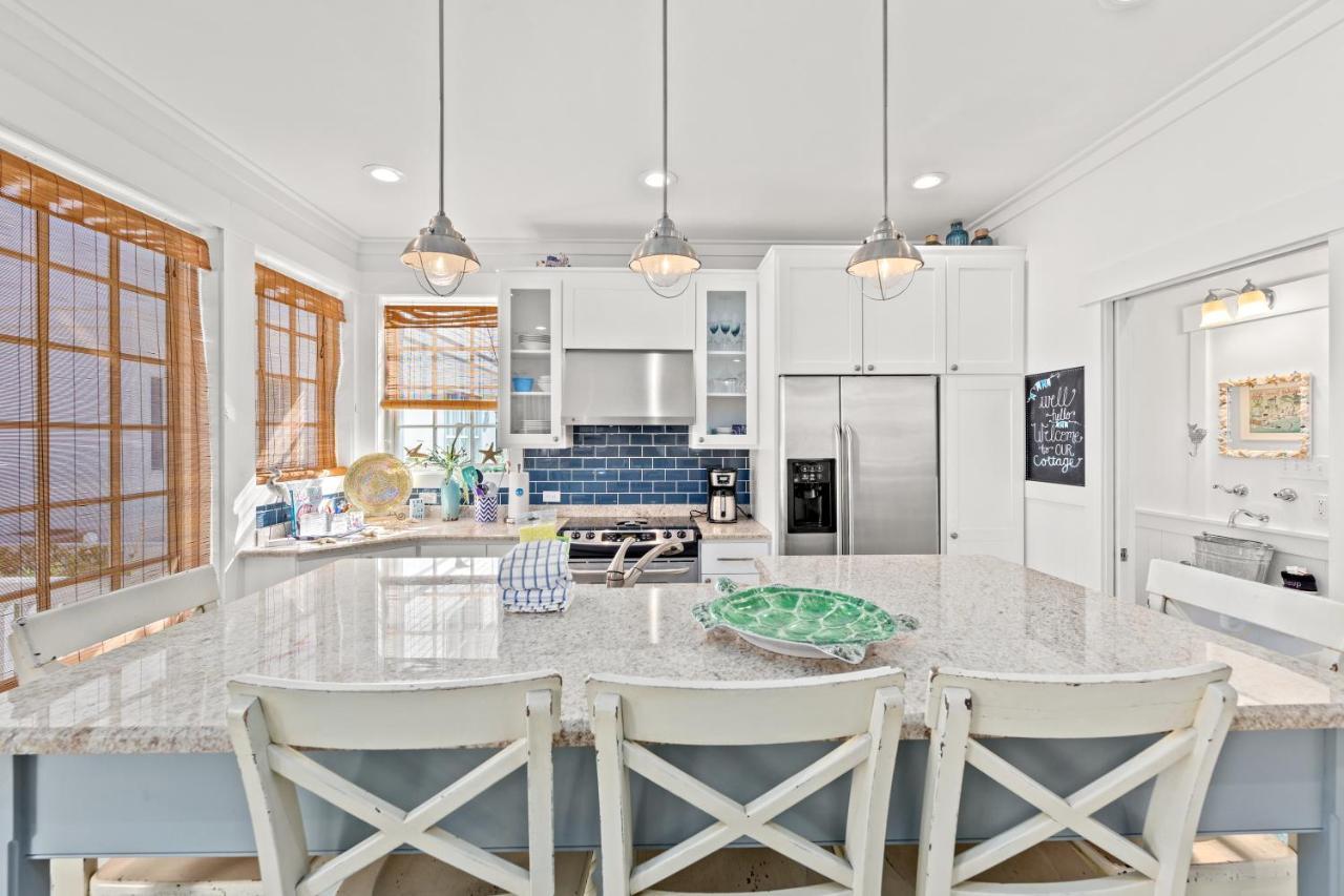 Holiday home Quaint 2br/25ba Nestled Between 30a & Panama Beach! Sleeps 6! Panama City Beach