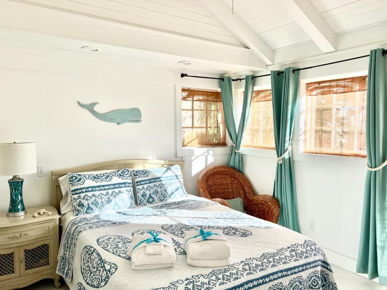 Holiday home Quaint 2br/25ba Nestled Between 30a & Panama Beach! Sleeps 6!