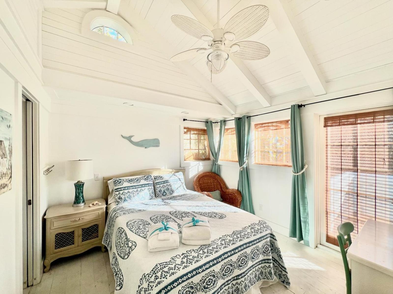 Quaint 2br/25ba Nestled Between 30a & Panama Beach! Sleeps 6! Holiday home Panama City Beach